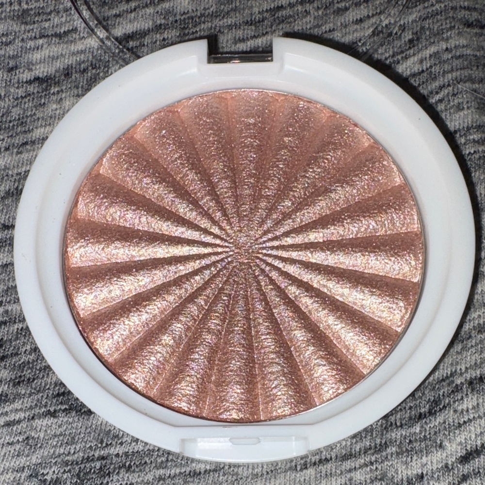 OFRA Radiant Glow Highlighter in Blissful - Picture 2 of 2